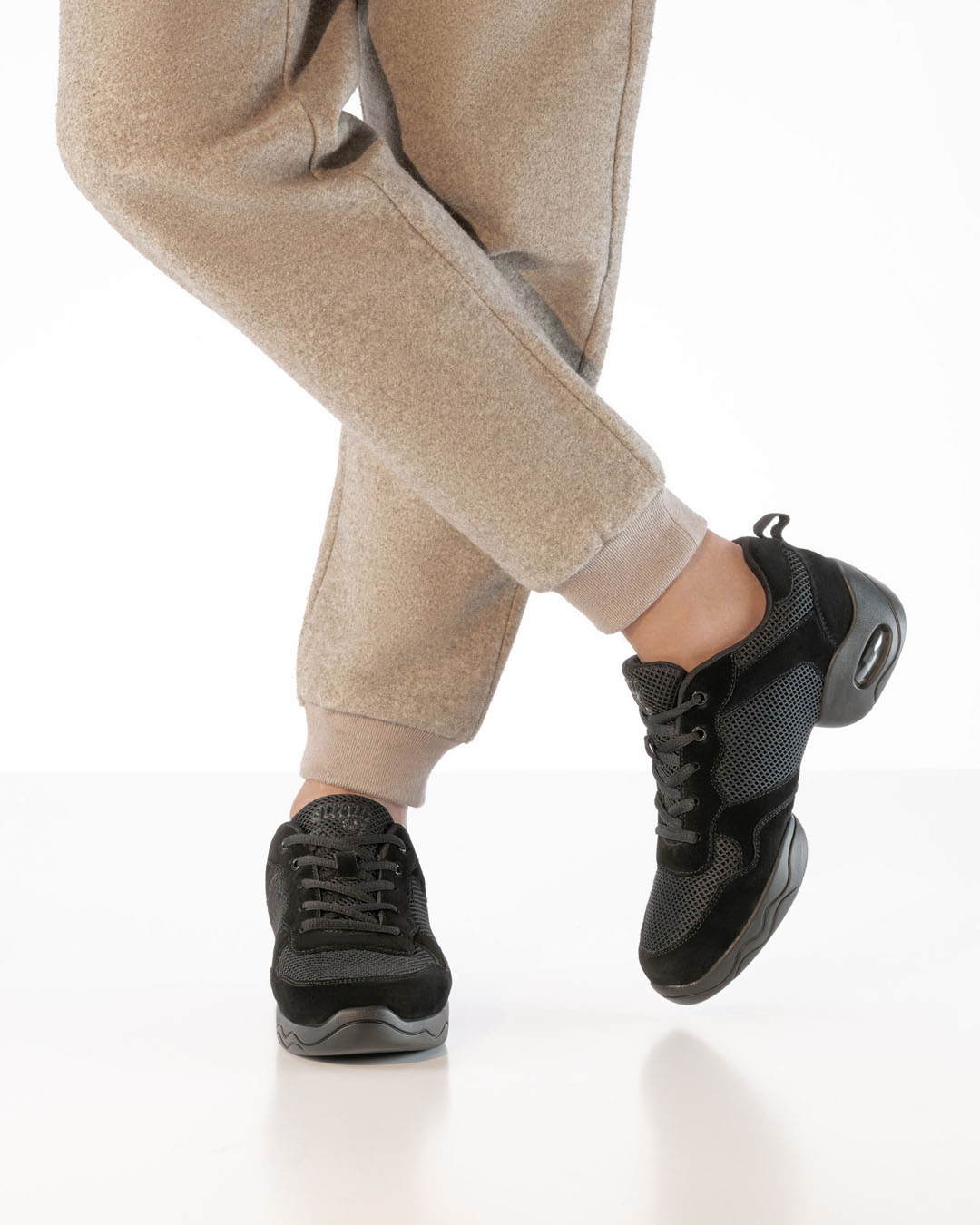 Zapatillas de baile en color negro con suela dividida, de Werner Kern, con diseño chunky