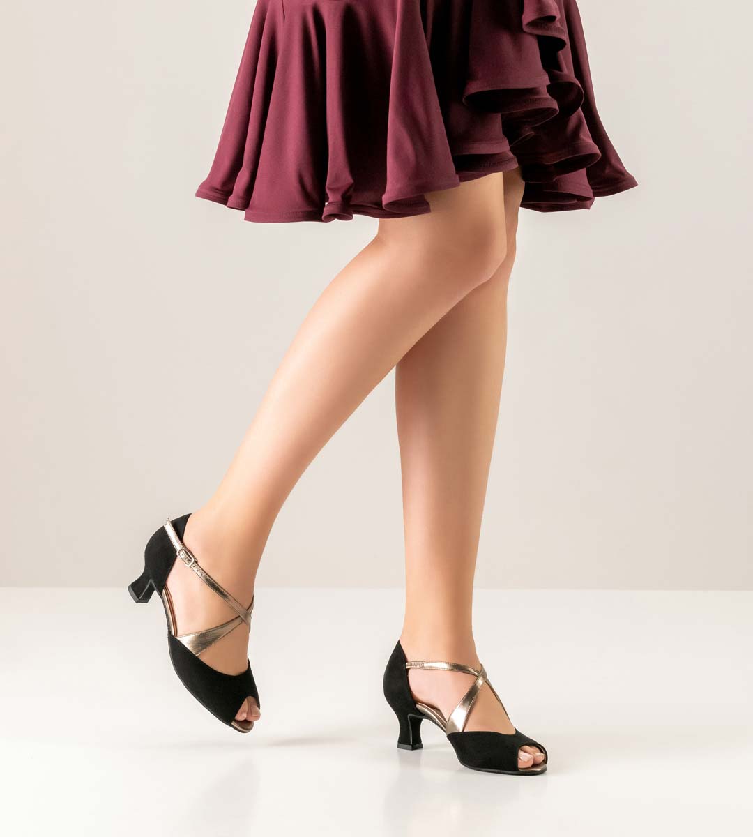 Gaby offener Damentanzschuh von Werner Kern in altsilber und schwarz