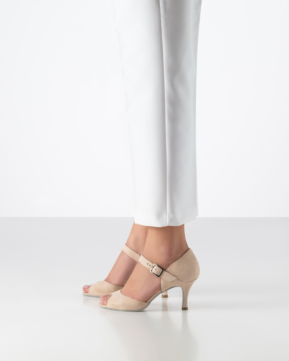 Berenice Damentanzschuh mit 7 cm Absatzhöhe und beigem Glanzvelour