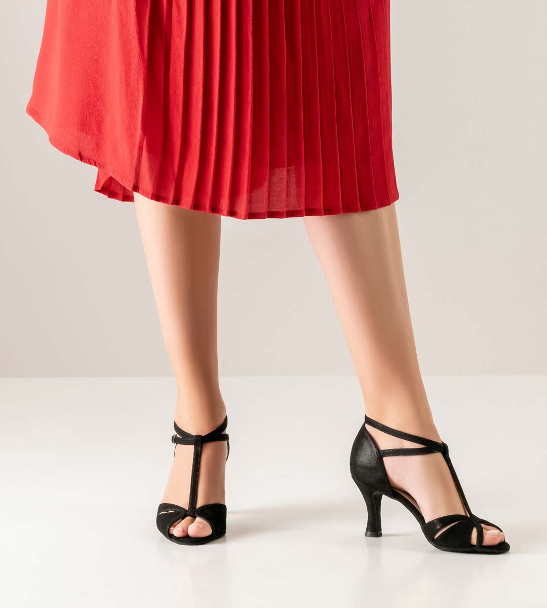 Ida Werner Kern Damentanzschuh in glitzerndem schwarzem Samtziege