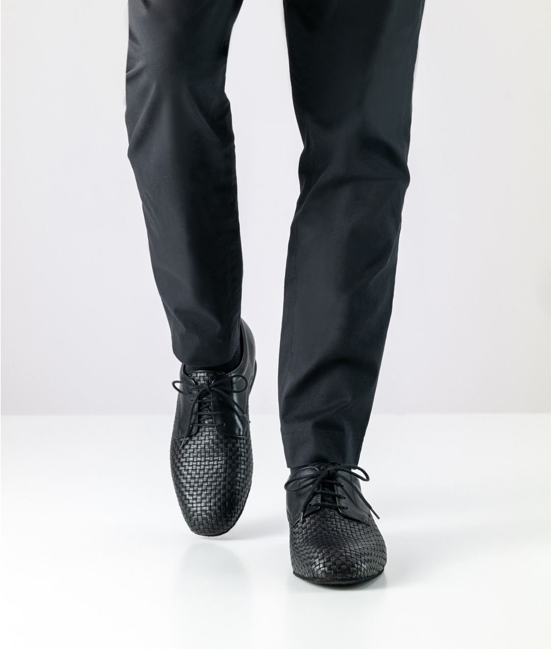 Herrentanzschuhe für breitere Füße von Werner Kern in elegantem geflochtenem Leder und 2 cm Absatz