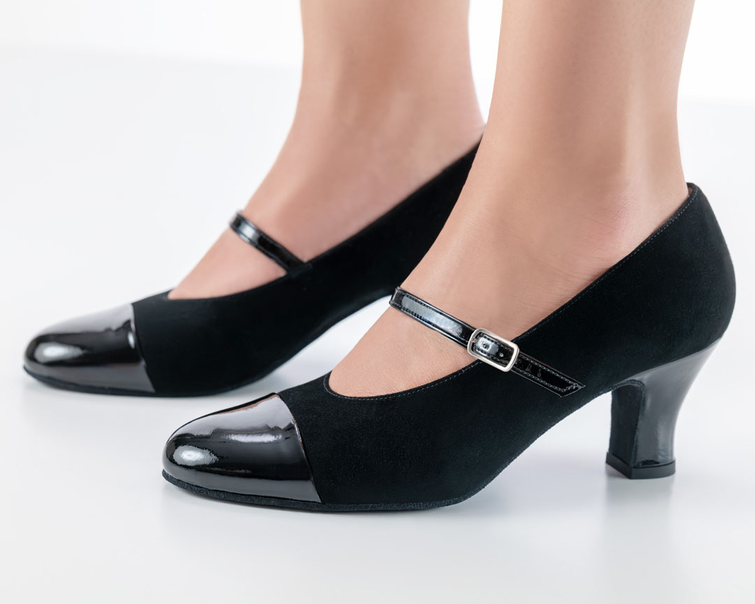 Zapatos de baile cerrados Gladys en negro con detalles de charol de Werner Kern
