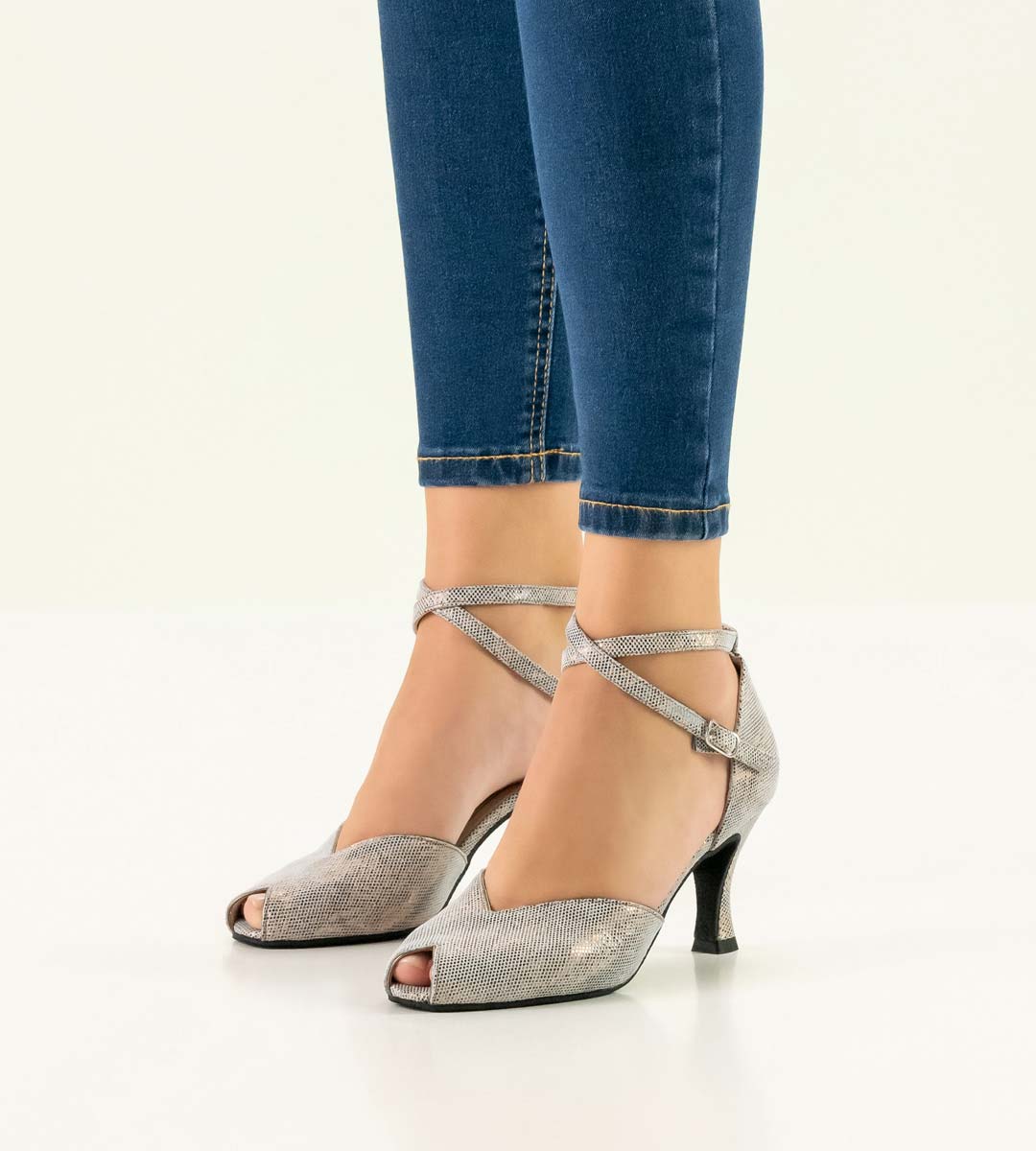 Asta Werner Kern Damentanzschuh mit Fesselspange in altsilber