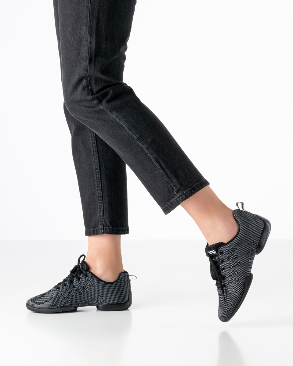 Sneaker 150 in grau schwarz Sneaker aus grau schwarzem Knitting Material mit einer 5 Loch Schnürung