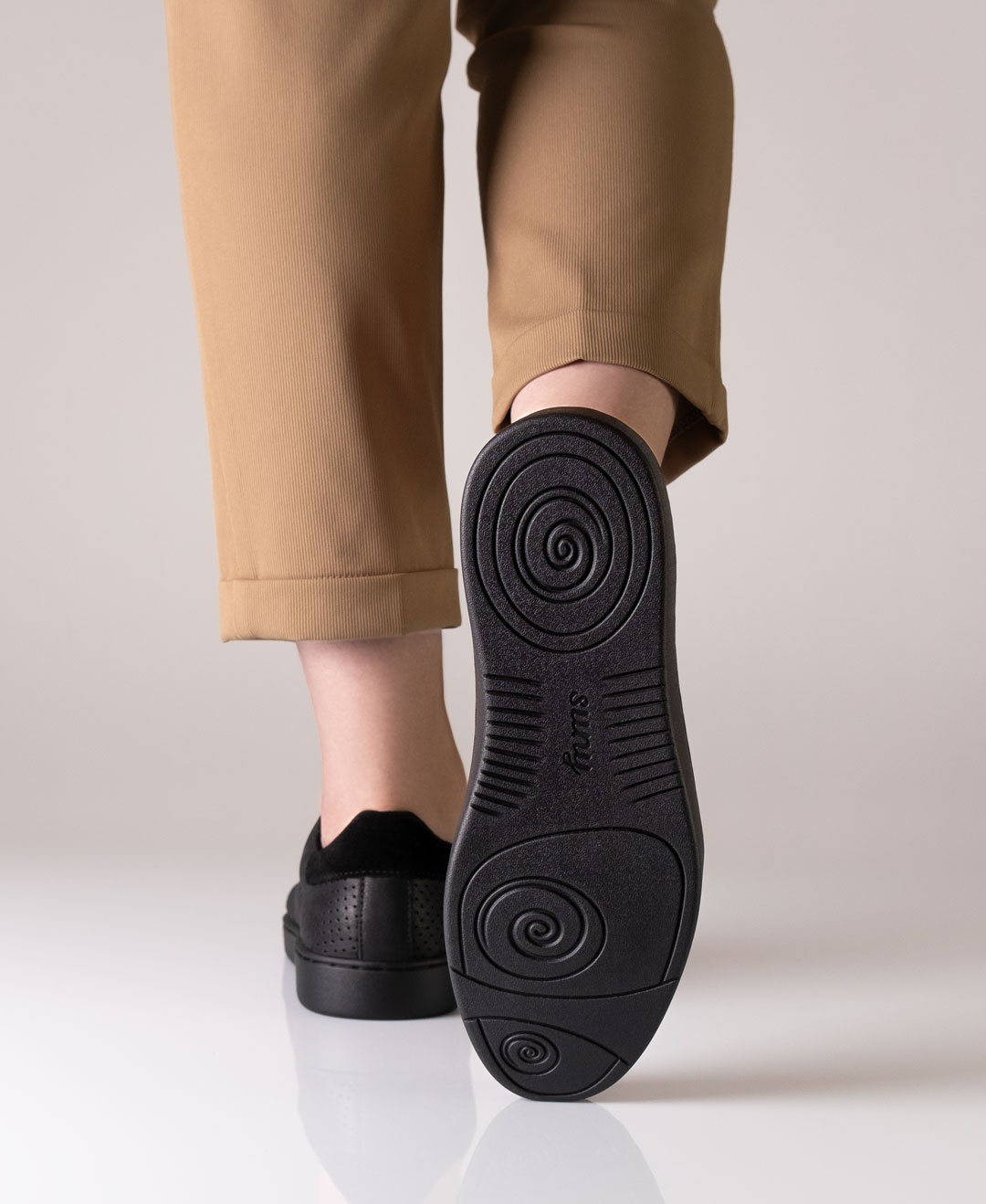 Federleichter Suny Sneaker 7030 für Damen zum Tanzen auf allen Böden