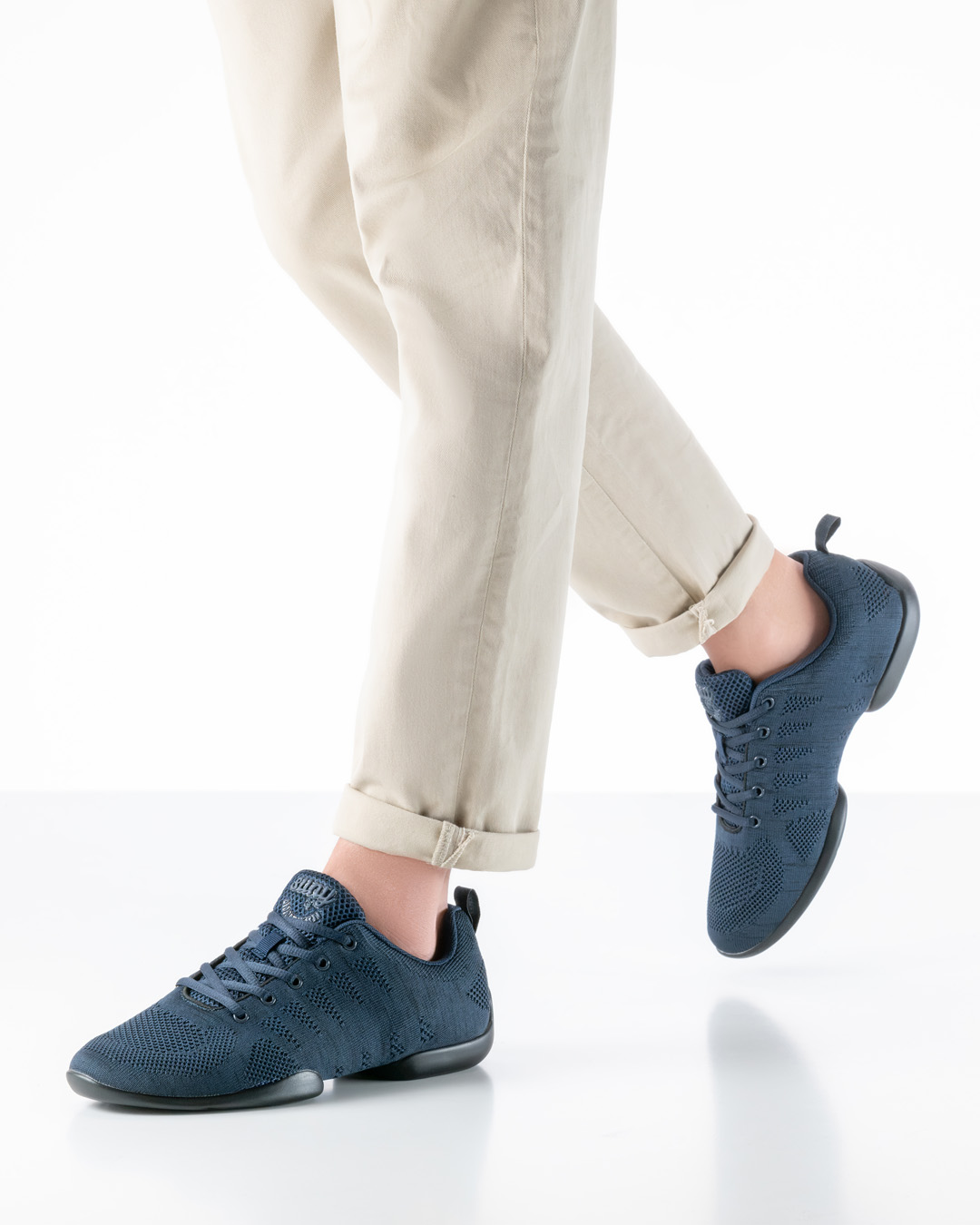 4030 blauer Herrentanz Sneaker im Kombination mit blauer Jeans