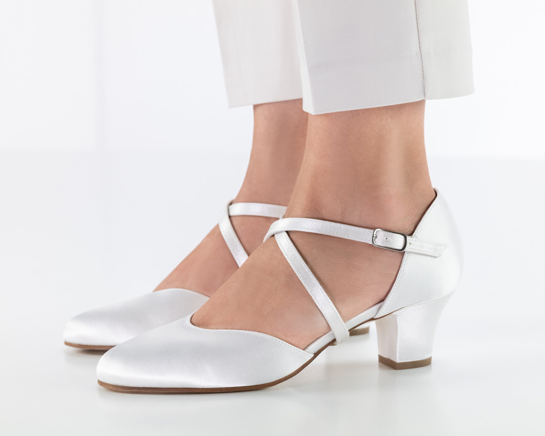 Felice Ansicht im Detail von weißen Werner Kern Brautschuh