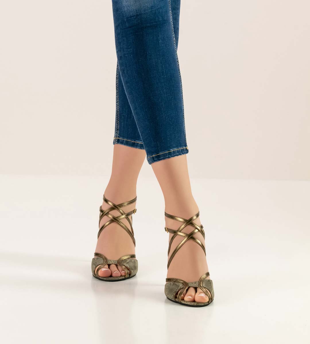 Penelope offener Nueva Epoca Damentanzschuh in olive