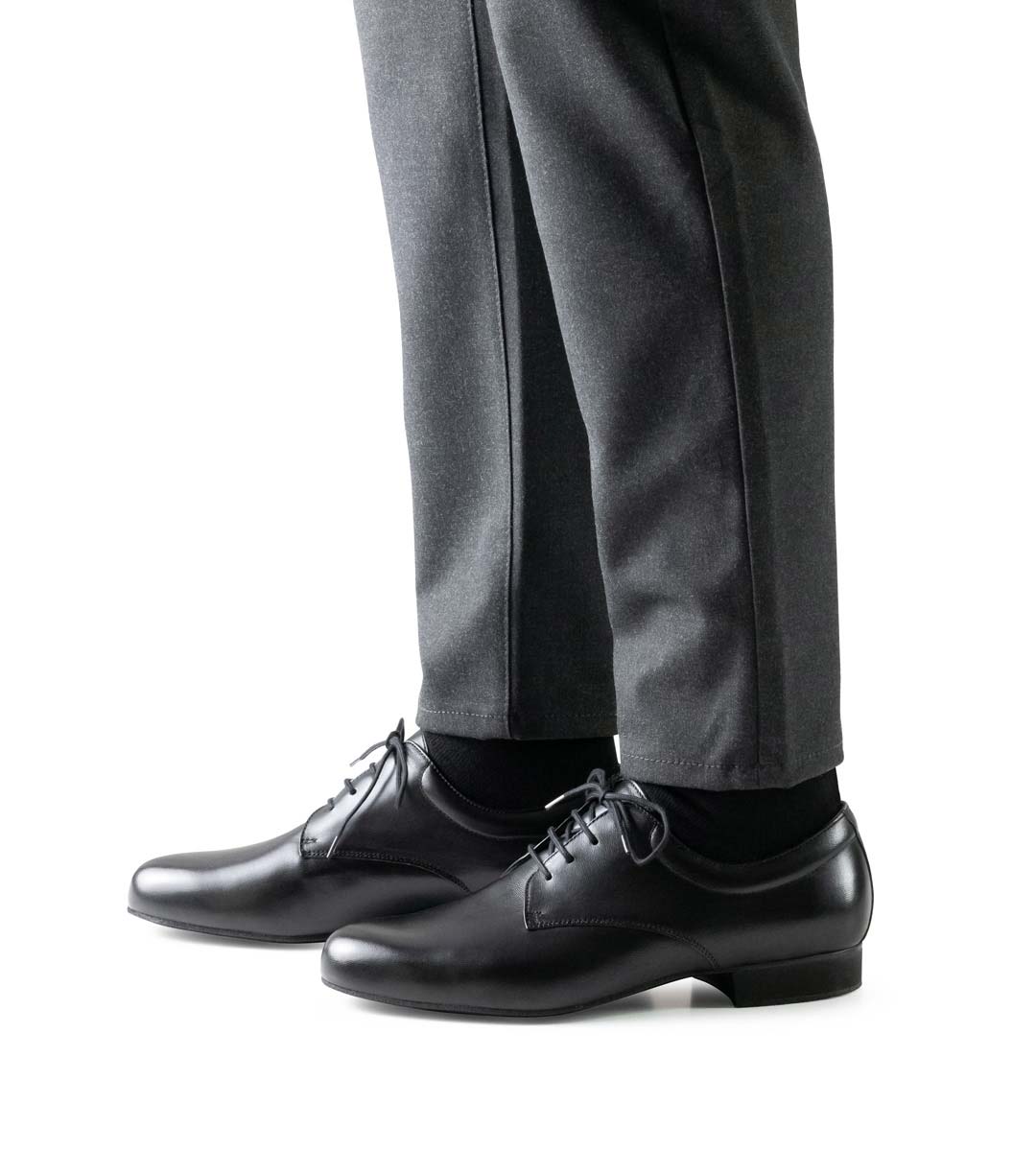 Lucca schwarze Hose in Kombination mit Werner Kern Kern Herrentanzschuh mit gepolstertem Rand