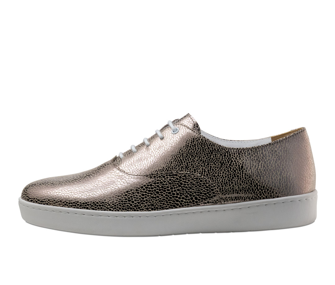 Zapatos de baile brillantes con cordones para mujer, con suela tipo zapatilla deportiva en color dorado-beige, de Werner Kern