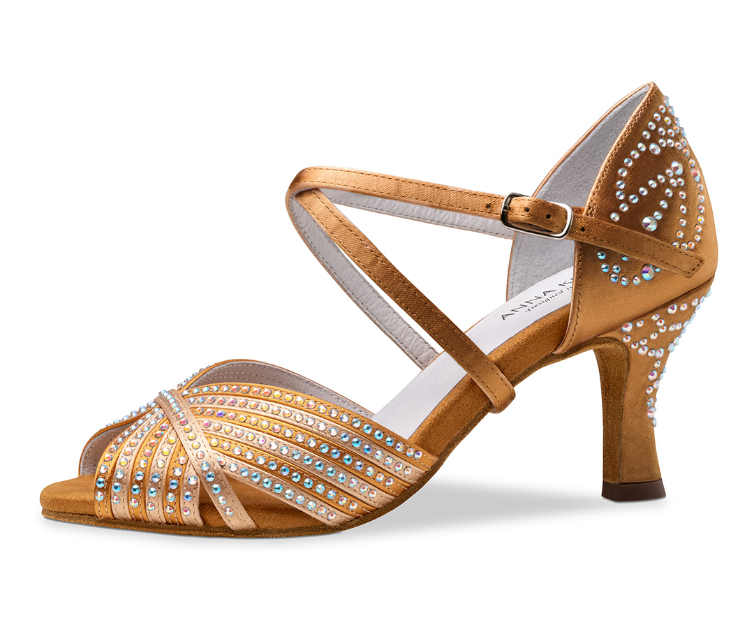 Sandalias de baile color bronce con pedrería de Anna Kern con tacón acampanado de 6 cm.