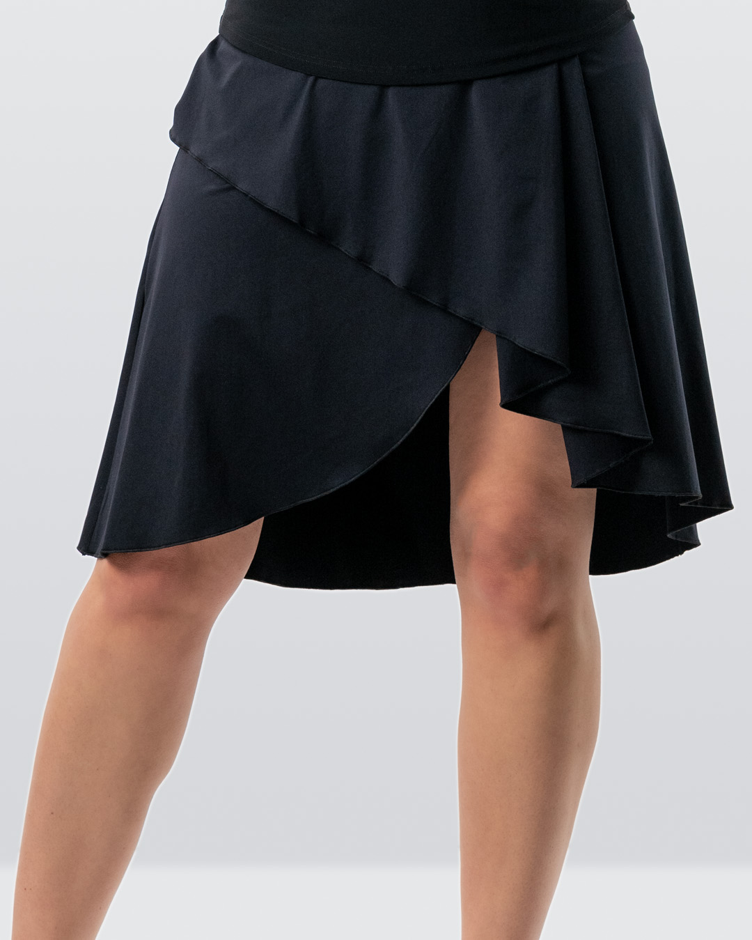 Falda de baile Vana en negro para mujer - forma de tulipán y look envolvente para salsa, tango y más.