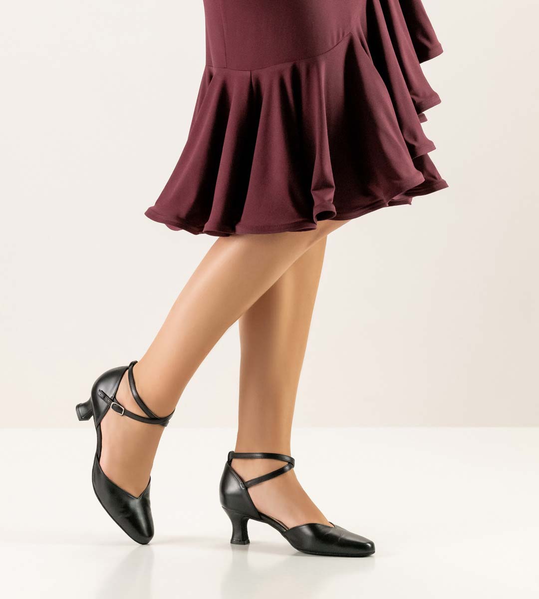 Betty geschlossener Werner Kern Damentanzschuh in schwarzem Leder