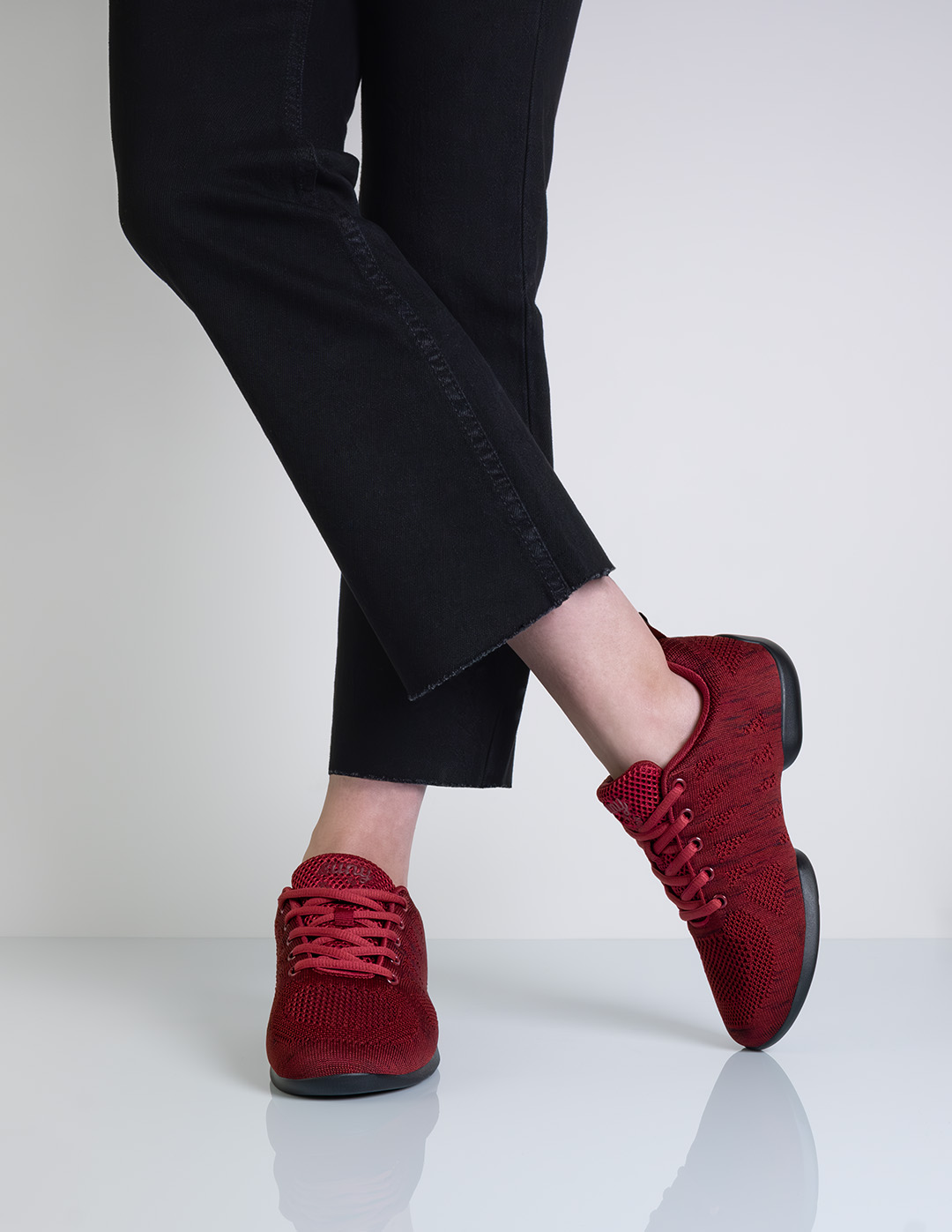 Zapatillas de baile informales rojas para mujer de Suny con suela de PU dividida para entrenamientos de baile.