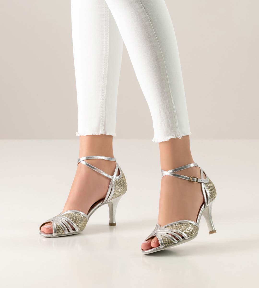 Pearl offener Damentangoschuh von Nueva Epoca in silber