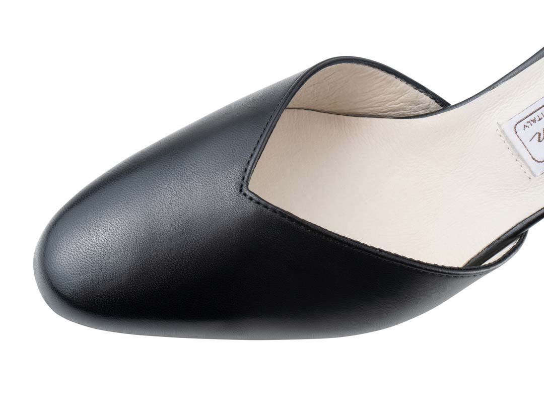 Betty Detailansicht von Werner Kern Damentanzschuh mit V-Ausschnitt