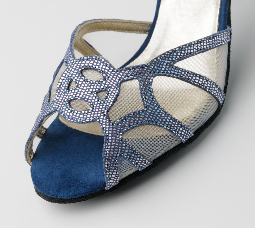 Verspielte offene Tanzschuhe in glitzerndem blauem Leder mit 7 cm Absatz von Nueva Epoca.