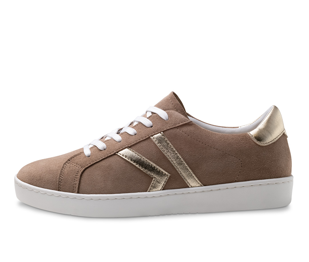 Zapatillas de baile beige con detalles dorados y suela de baile blanca de PU de Werner Kern.