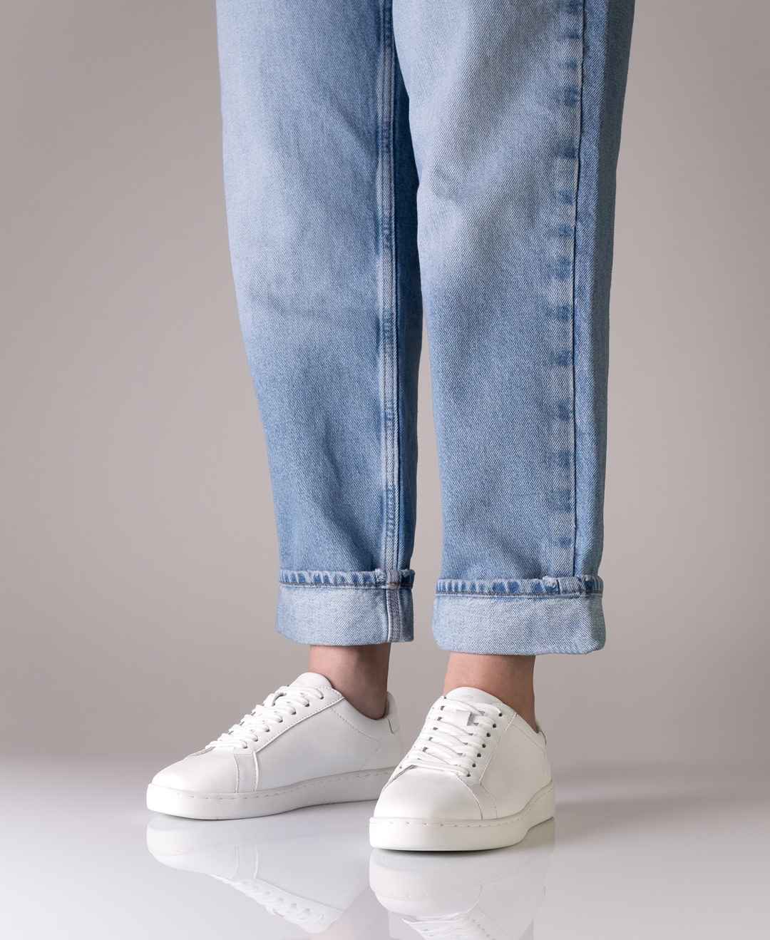 Suny Tanzsneaker 7025 aus weißem Nappaleder und minimalistischem Design für Damen.