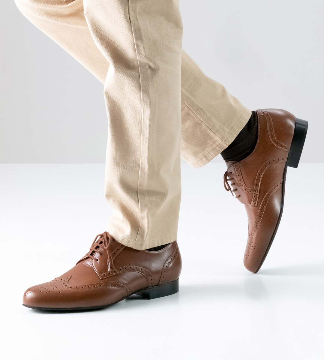 Udine cognac farbener Herrentanzschuh mit 2 cm Absatzhöhe