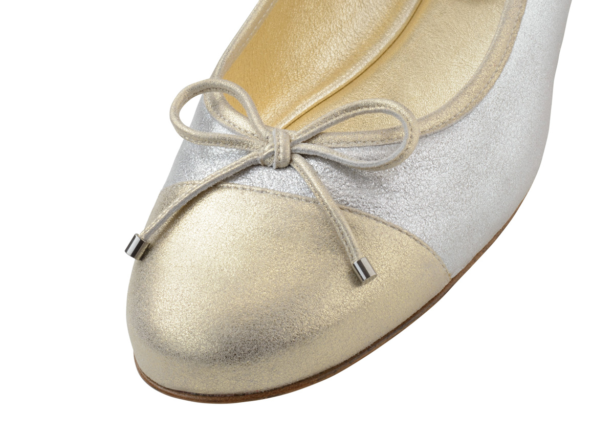 Gea Ballerina aus Velour mit goldener Zehenkappe und goldener Schleife