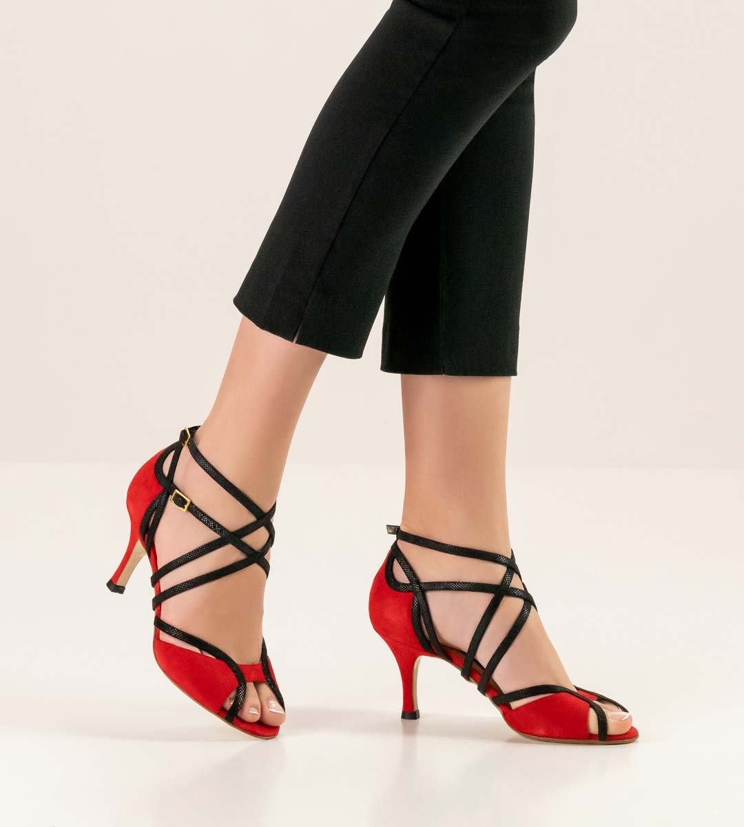 Cosima schwarz-roter Nueva Epoca Damentanzschuh mit Ledersohle