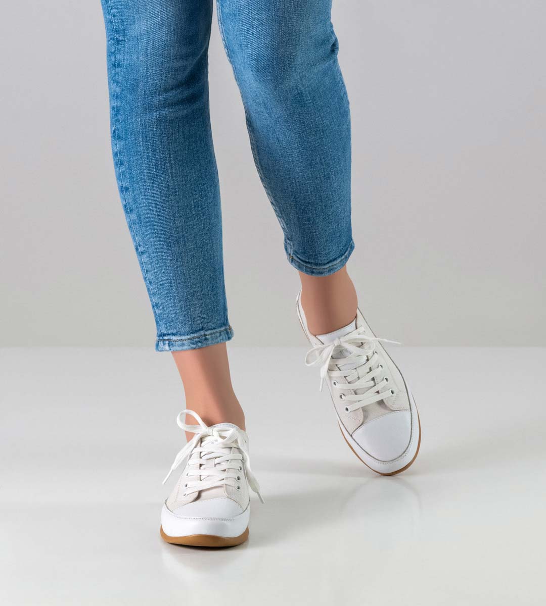 140 Damentanzschuh Sneaker in weiß von Suny mit Splitsohle
