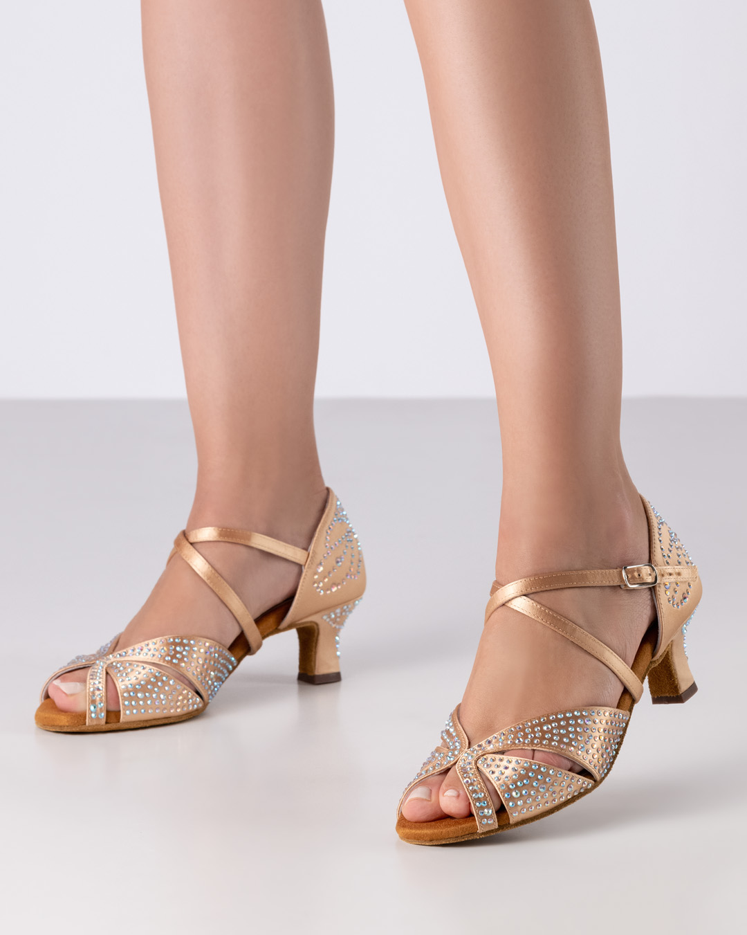 Sandalias de danza color bronce claro con pedrería y tacón acampanado de 5 cm de Anna Kern
