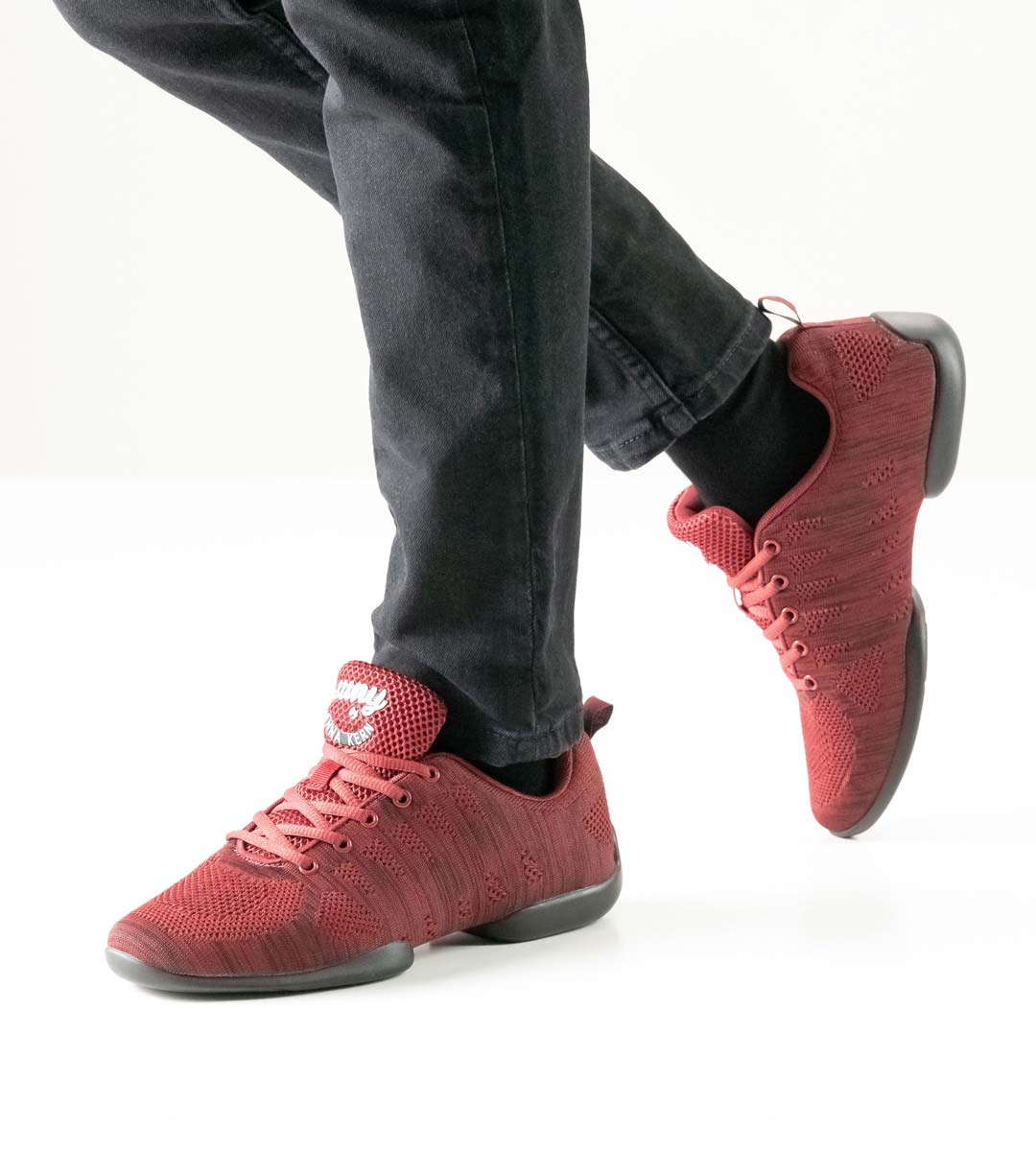 4035 Herrentanz-Sneaker für Salsa von Suny In Verbindung mit schwarzer Jeans