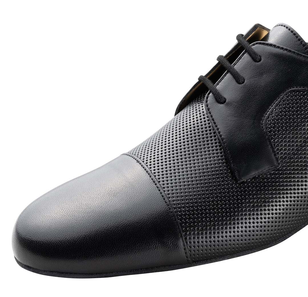 Treviso Detailansicht des perforierten Leders vom Werner Kern Herrentanzschuh
