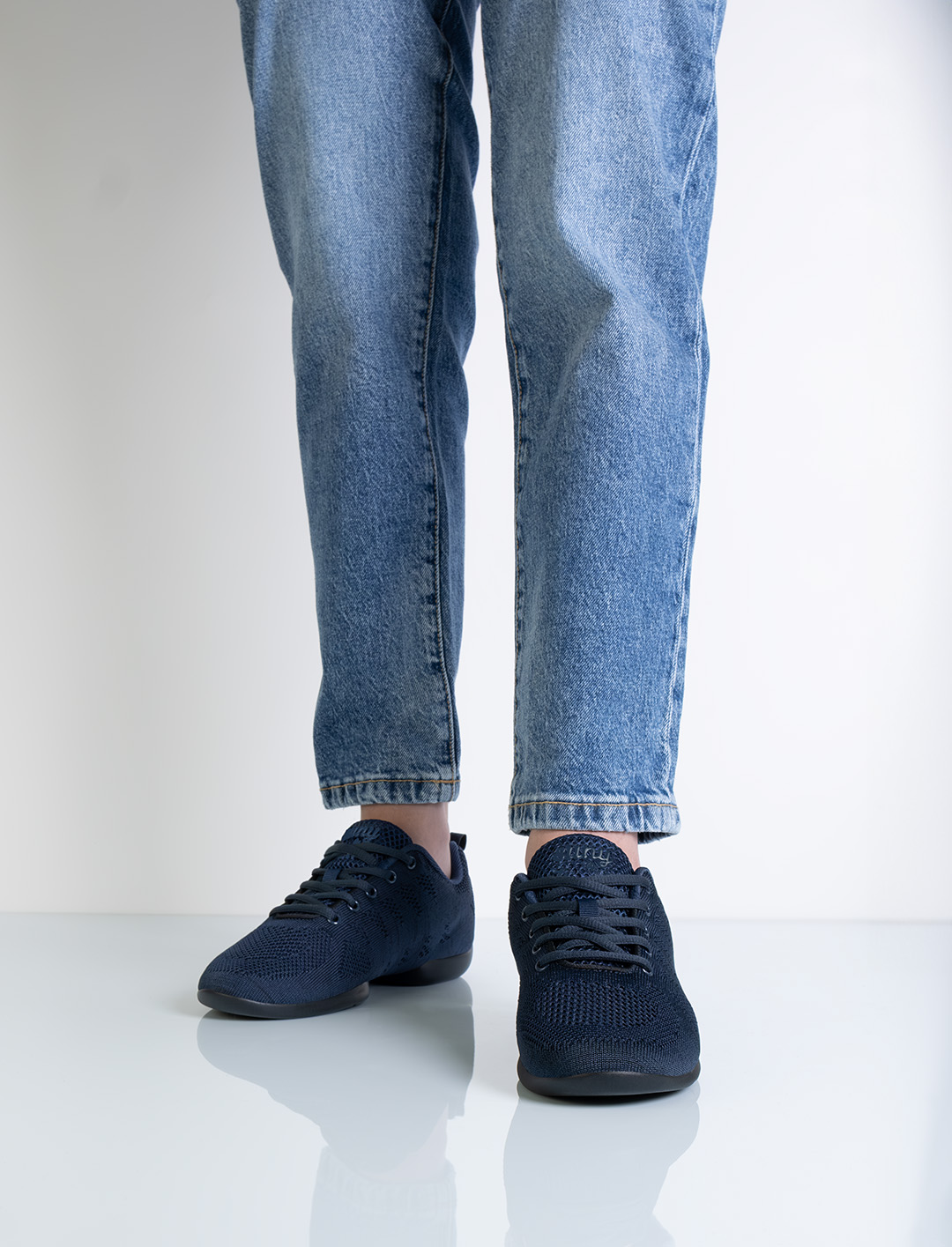 Zapatillas de baile de mujer de punto azul oscuro para baile en línea, kizomba y bachata de Suny.