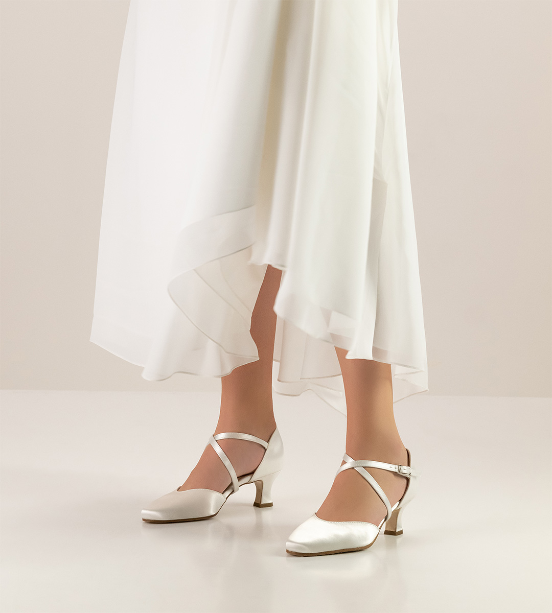 Patty 5,5 cm hoher Brautschuh von Werner Kern mit Ledersohle in Satin