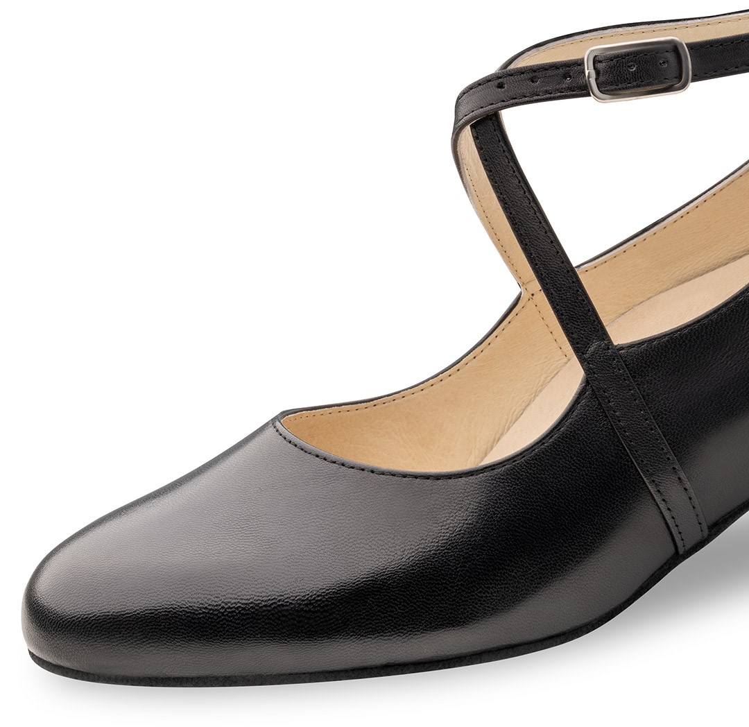 Tanzschuh Stine - Werner Kern in schwarzem Nappaleder, attraktiver Dekolletéschnitt für optimalen Halt mit Fesselspange und lederbezogenem Wechselfußbett, bequeme Absatzhöhe von 3,4 cm