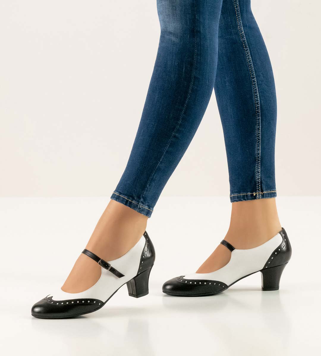 Emma schwarz weisser geschlossener Werner Kern Damentanzschuh