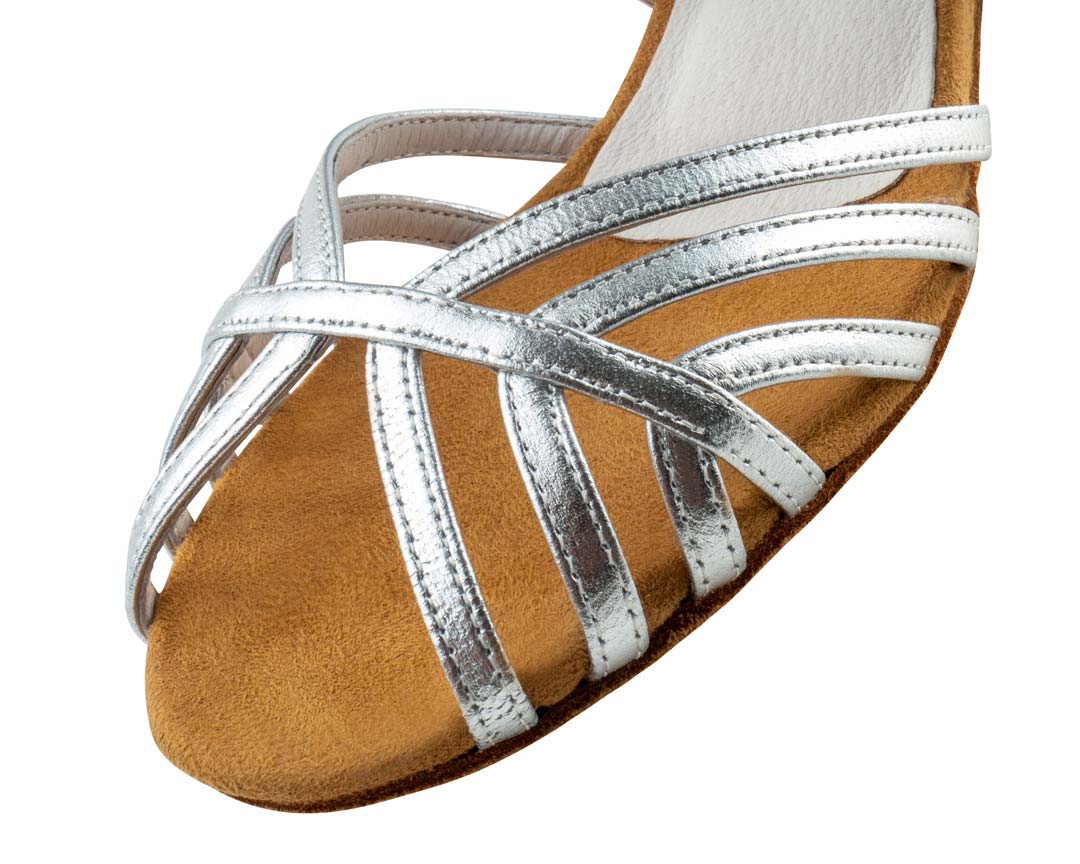 908 Detailansicht von vorne von Anna Kern Damentanzschuh