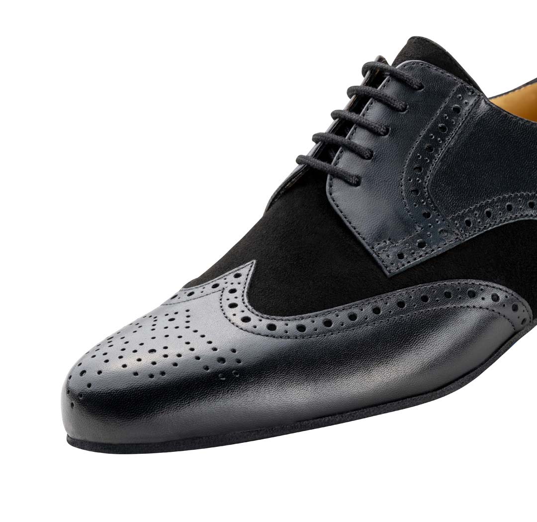 Remo Detailansicht der 5-fach Schnürung vom Werner Kern Herrentanzschuh