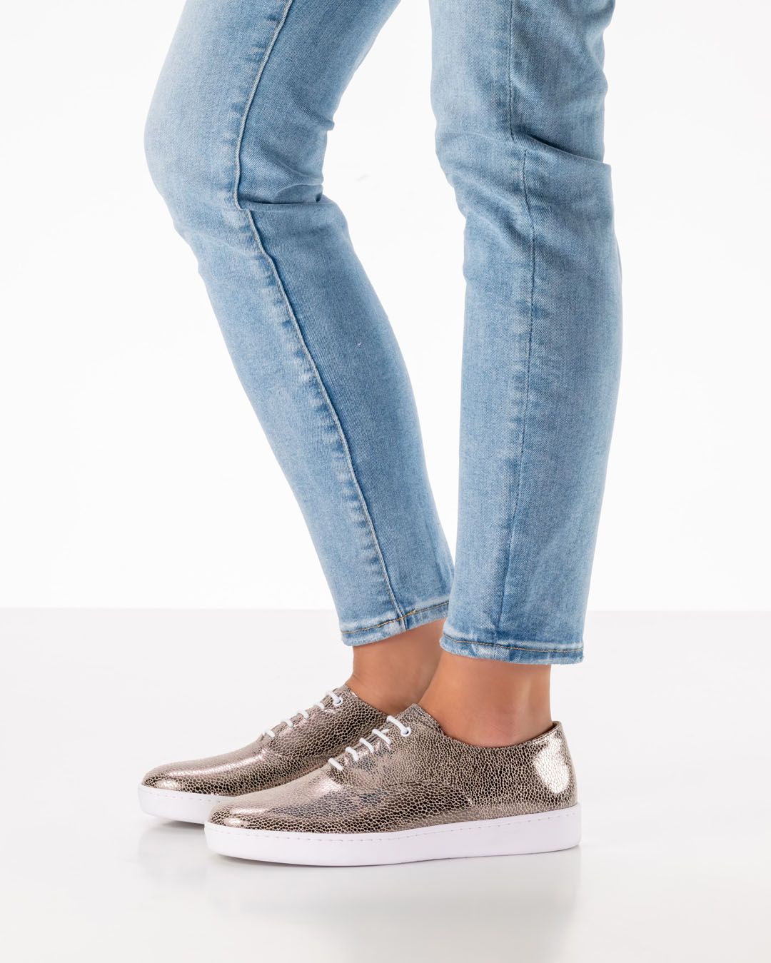 Zapatos de baile brillantes con cordones para mujer, con suela tipo zapatilla deportiva en color dorado-beige, de Werner Kern