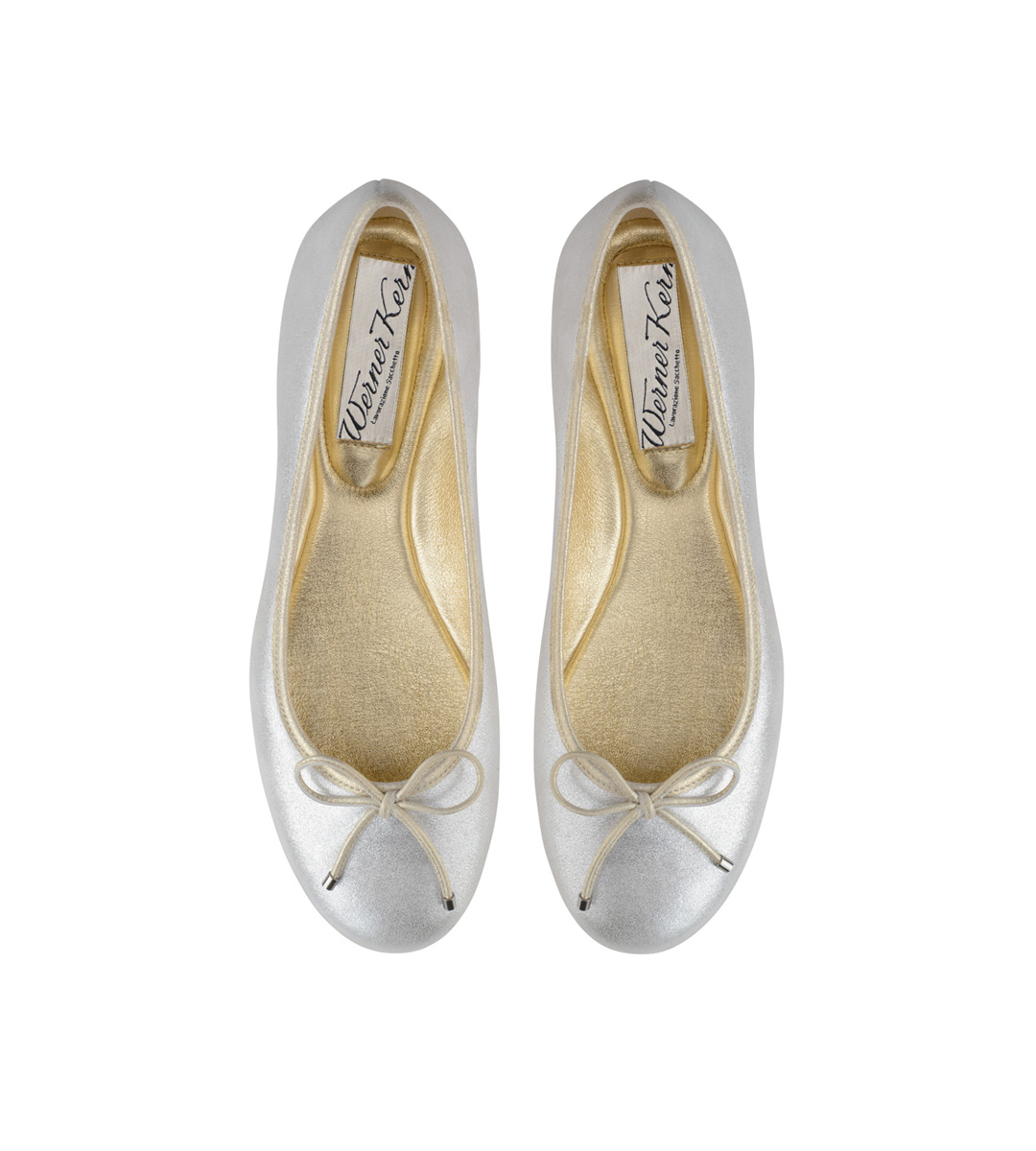 Ballerina Kyle In sommerlichen Farben aus matten metallisierten silber und nude Tönen präsentieren sich diese Ballerinas