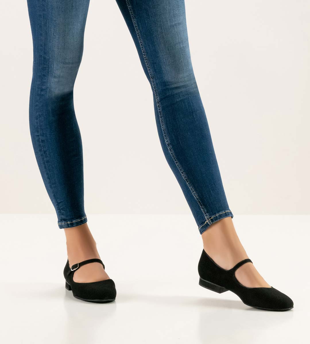 Vega schwarzer Damentanzschuh mit Ristriemchen von Werner Kern