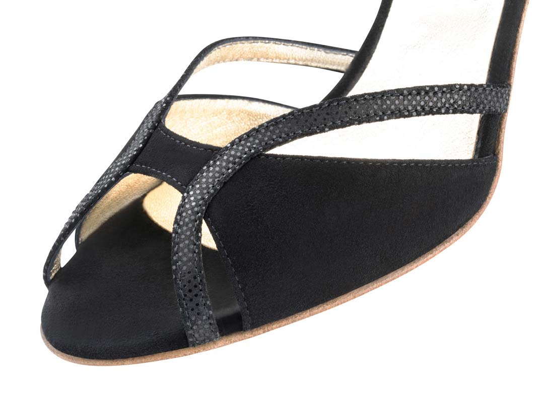 Shakira Detailansicht des schwarzen Nueva Epoca Damentanzschuhes mit Ledersohle