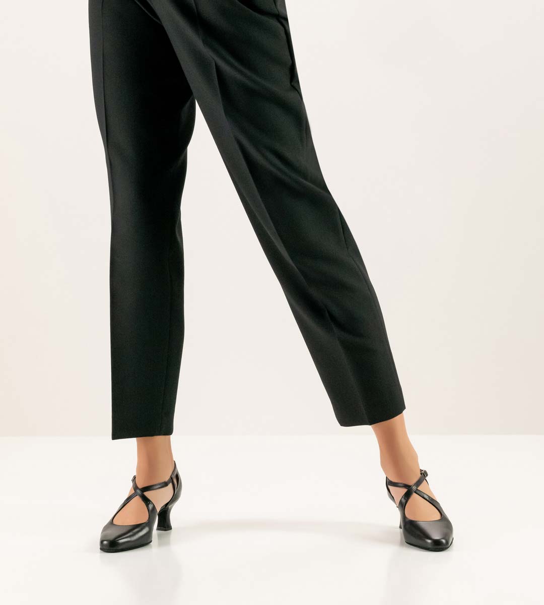 Ines klassischer Werner Kern Damentanzschuh mit gekreuzten Riemchen