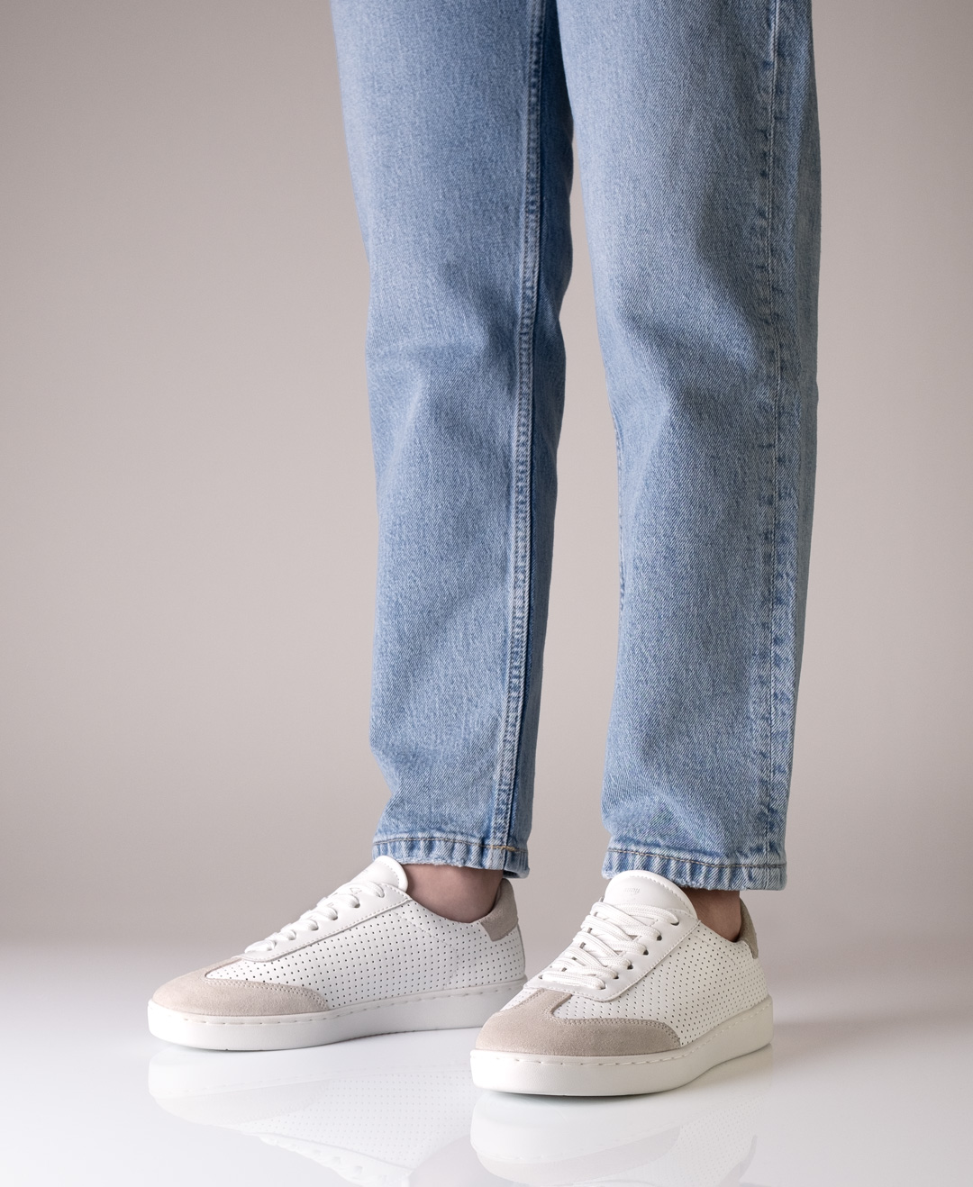 Tanzsneaker für Damen in weiß mit durchgehender Sohle