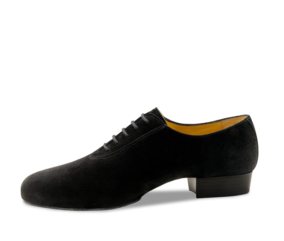 Pistoia Maximal flexibler Herrentanzschuh Pistoia von Werner Kern aus weichem Velourleder mit geteilter Sohle und optimaler Fünflochschnürung.