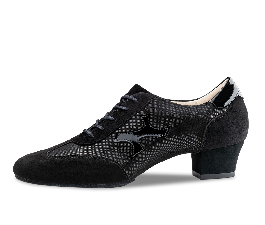 Zapatos de baile negros brillantes de Werner Kern con cordones y tacón de 3,5 cm.