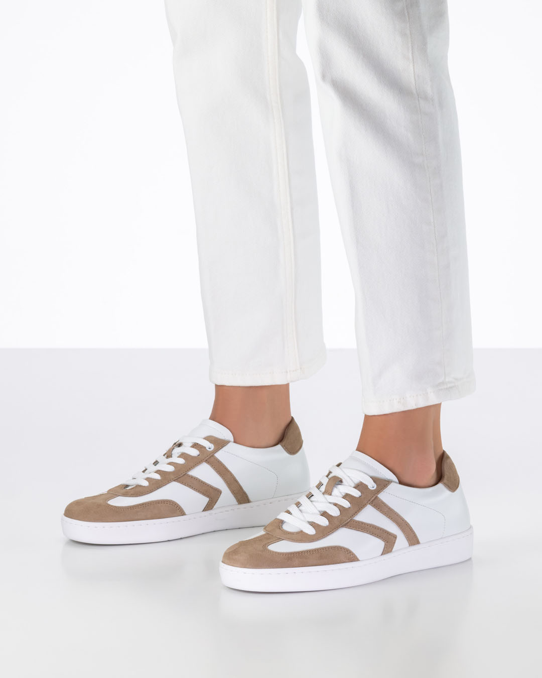 Zapatillas de baile de piel en color blanco-beige de Werner Kern, para usar tanto en interiores como en exteriores