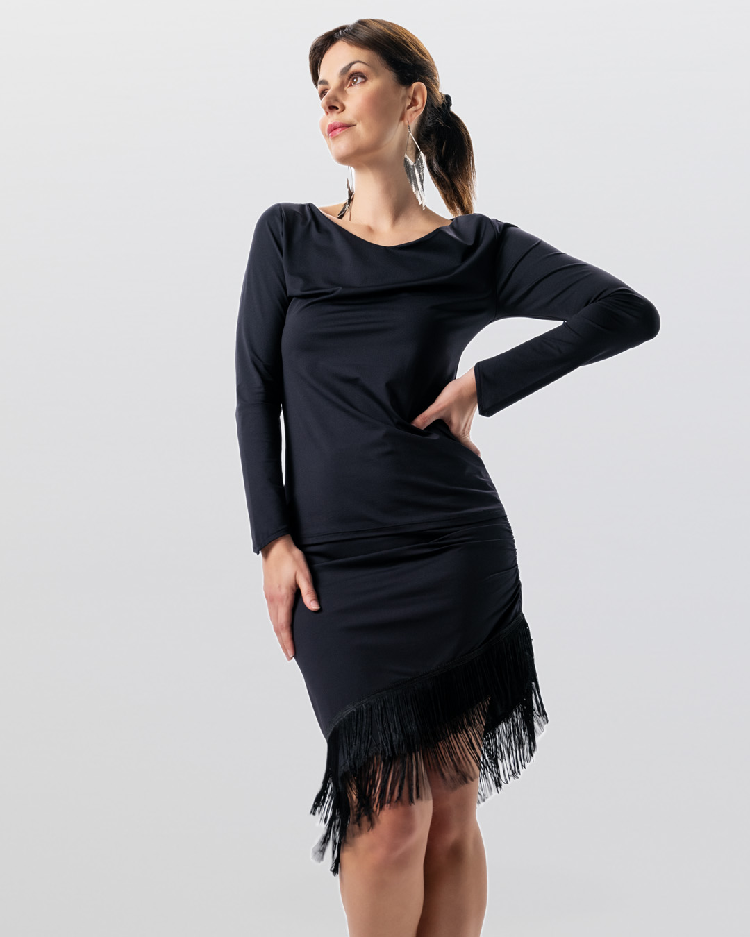Falda de baile estrecha hasta la rodilla con flecos en negro de Werner Kern